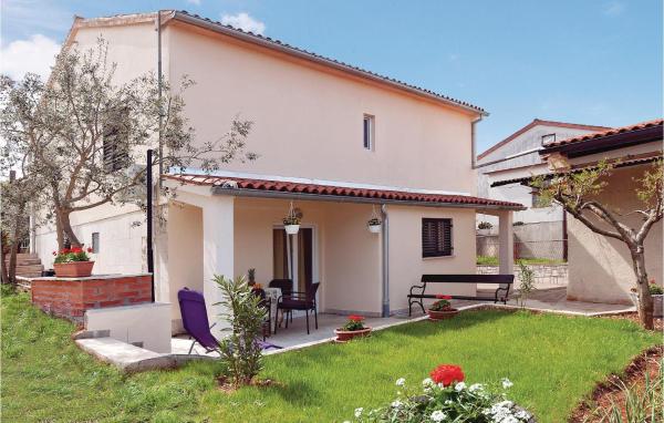 1 Bedroom Awesome Apartment In Pula - Peroj
