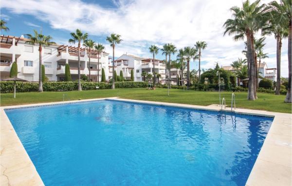 2 Bedroom Lovely Apartment In Estepona - Selwo Aventura