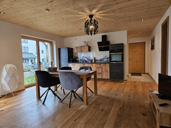Stylische Fewo In Bestlage In Neugebautem Holzhaus Mit Oberstaufen Plus - Oberstaufen