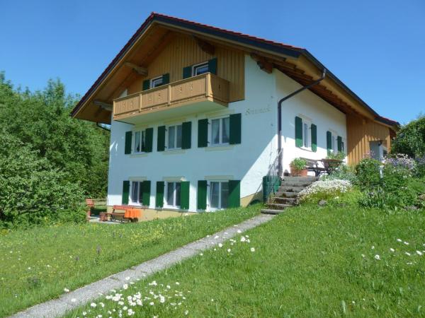 På billedet ses objektet Ferienwohnung Panorama beliggende i byen Bad Kohlgrub.