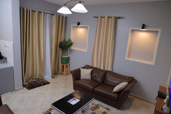 Najjera Kampala 1bed with Balcony WiFi & Parking, Kira
