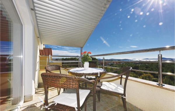 A la foto es mostra l'objecte Apartment Zatonska V situat a la ciutat de Vodice.