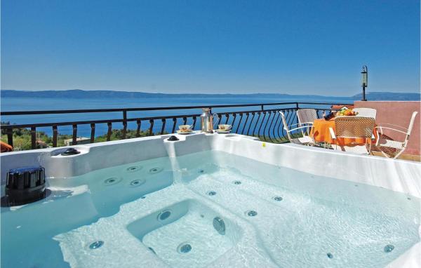 En la foto se muestra el objeto Holiday Home Gornji Tucepi-Srida Sela Bb Ii ubicado en la ciudad de Tučepi.