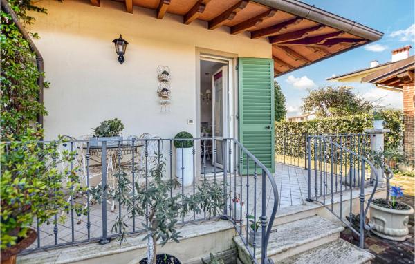 Cozy Apartment In Capezzano Pianore - Camaiore