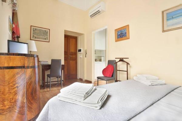 Фотография 2: Small Studio, Donatello, next to the Duomo of Florence