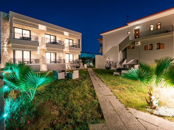A la foto es mostra l'objecte ANTONY's LUXURY APARTMENTS situat a la ciutat de Nikiti.