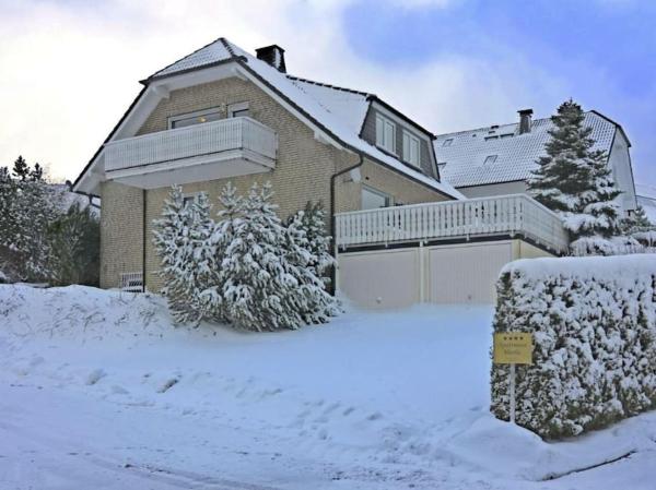 Nella foto è visibile l'oggetto Benedenappartement in Winterberg met uitzicht en balkon situato nella città di Winterberg.