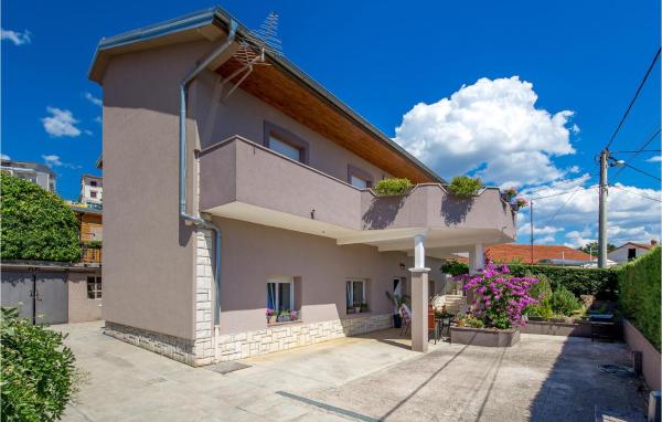 På billedet ses objektet 3 Bedroom Awesome Apartment In Rijeka beliggende i byen Rijeka.