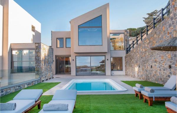 照片显示了位于Lygaria市的Beautiful Home In Heraklio Crete物件。