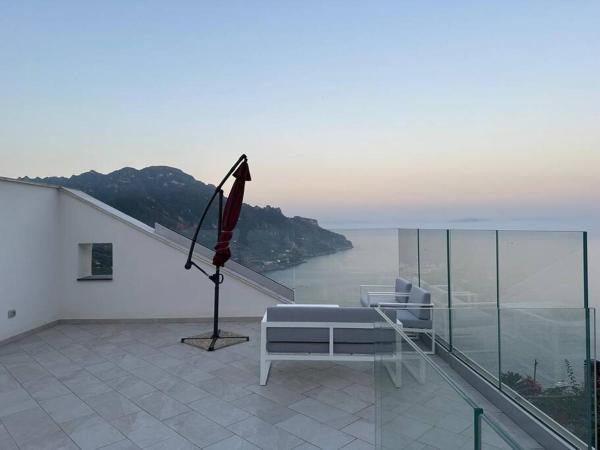 Na foto é possível ver o objeto Chez Elena with shared terrace overlooking the sea localizado na cidade de Ravello.