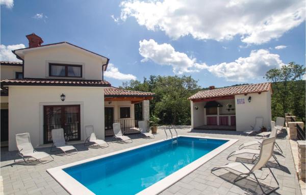 A la foto es mostra l'objecte 4 Bedroom Awesome Home In Labin situat a la ciutat de Labin.