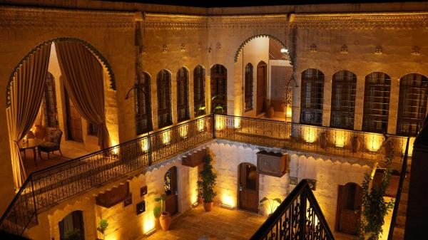 Nella foto è visibile l'oggetto Stone House by Cevahir situato nella città di Şanlıurfa.