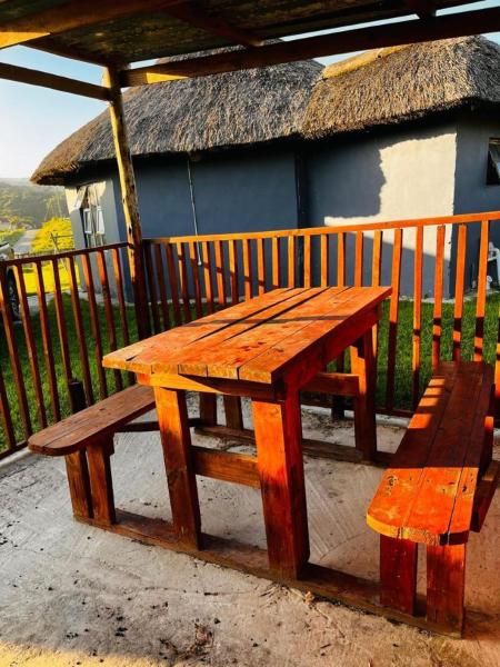 A la foto es mostra l'objecte Mnceba Mbotyi cottage situat a la ciutat de Mzintlavana.