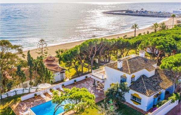 A la foto es mostra l'objecte Awesome Home In Marbella With Wifi situat a la ciutat de Marbella.