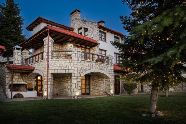 A la foto es mostra l'objecte Sky Shades Villa in Arachova situat a la ciutat de Arachova.