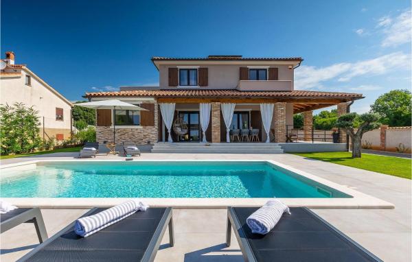 På billedet ses objektet Villa Delfar beliggende i byen Galižana.