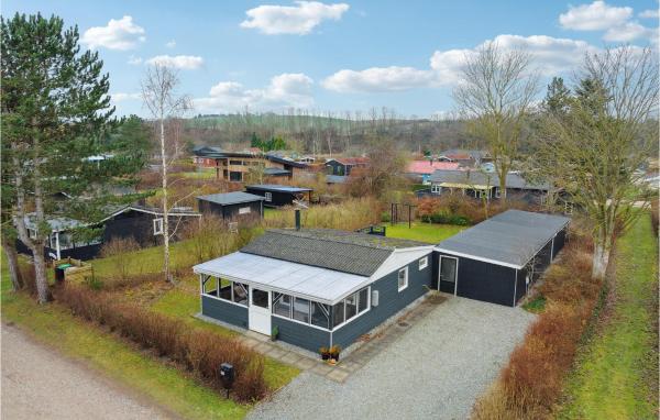 Nella foto è visibile l'oggetto Cozy Home In Haderslev With Wifi situato nella città di Haderslev.