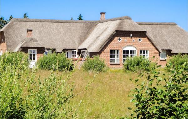 Na zdjęciu widoczny jest obiekt Gorgeous Home In Ulfborg With Wifi położony w mieście Øby.