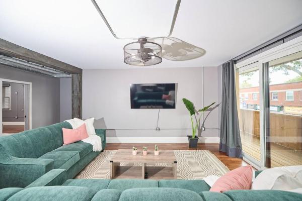 A la foto es mostra l'objecte Stylish Escape By The Falls 6-8 situat a la ciutat de Niagara Falls.