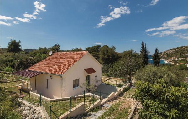 A la foto es mostra l'objecte One-Bedroom Holiday Home In Drvenik Veli situat a la ciutat de Veliki Drvenik.