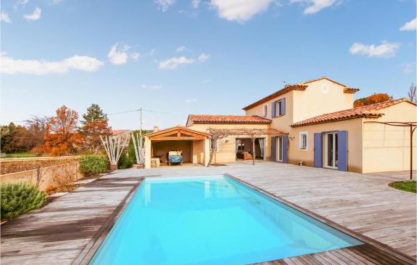 A la foto es mostra l'objecte Lovely Home In Pourrières situat a la ciutat de Pourrières.