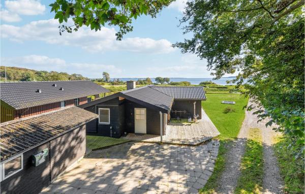 Na zdjęciu widoczny jest obiekt 4 Bedroom Beautiful Home In Haarby położony w mieście Hårby.