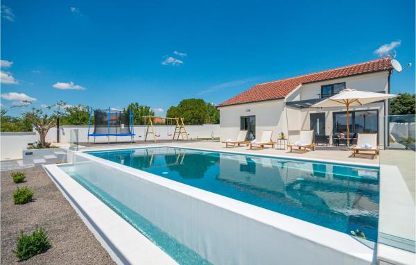 A la foto es mostra l'objecte Beautiful Home In Skabrnja With Wifi situat a la ciutat de Donje Biljane.