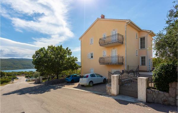 A la foto es mostra l'objecte 2 Bedroom Nice Apartment In Kornic situat a la ciutat de Kornić.