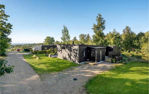 A la foto es mostra l'objecte Three-Bedroom Holiday Home In Ebeltoft situat a la ciutat de Ebeltoft.