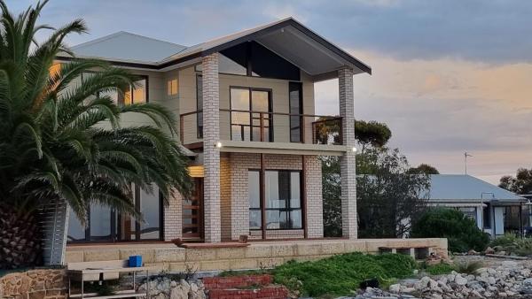 På billedet ses objektet Tulka Waterfront Holiday Home beliggende i byen Tulka.