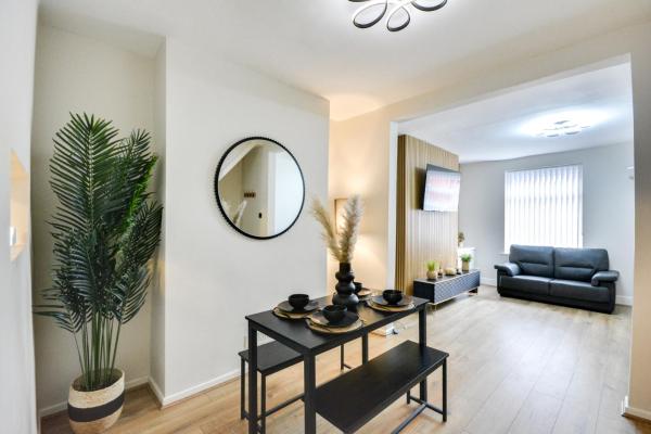 Kuva 3: Ripon By Serene Stays Stylish Liverpool Home Sleeps 5 with Free Parking Fast WiFi and Close to Stadiums