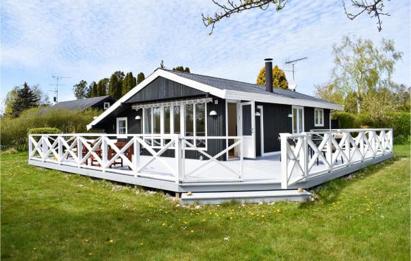 A la foto es mostra l'objecte Two-Bedroom Holiday Home In Dronningmolle situat a la ciutat de Dronningmølle.