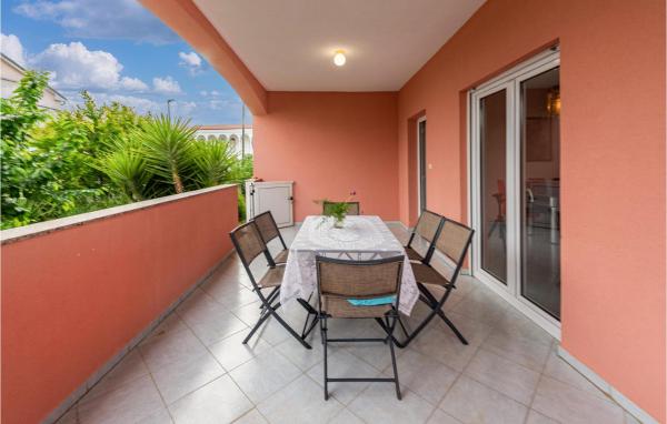 A la foto es mostra l'objecte Two-Bedroom Apartment In Vir situat a la ciutat de Vir.