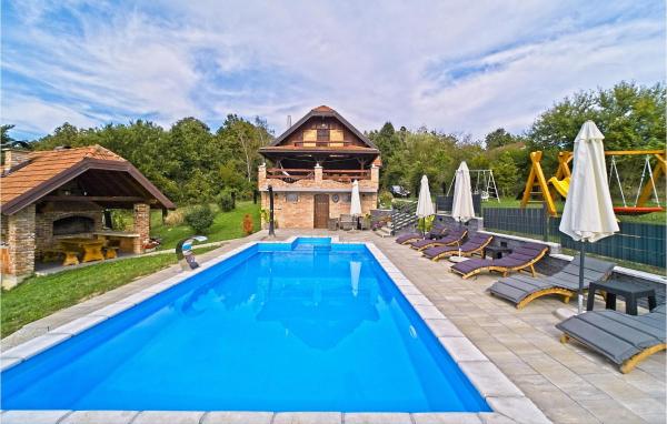 Na zdjęciu widoczny jest obiekt Awesome Home In Dubranec With Wifi położony w mieście Dubranec.