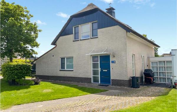 Gorgeous Home In Makkum With Kitchen - Makkum
