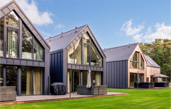 Na zdjęciu widoczny jest obiekt Gorgeous Home In Czarnocin With Wifi położony w mieście Czarnocin.