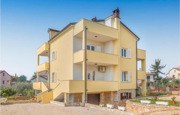 På billedet ses objektet 1 Bedroom Nice Apartment In Lovrecica beliggende i byen Lovrečica.