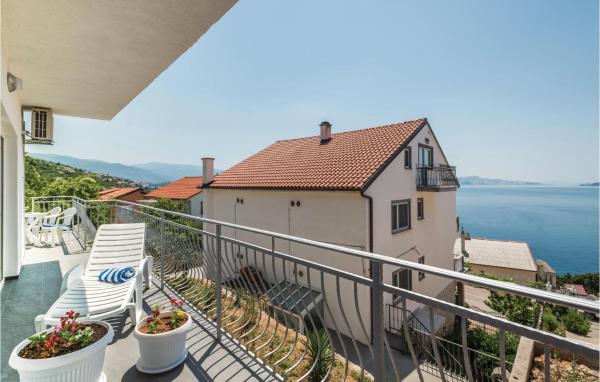 Gorgeous Apartment In Senj With Kitchen - Baška