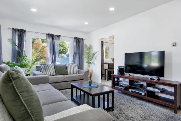 Modern Peaceful Private Oasis Near The Beach - Los Angeles, CA
