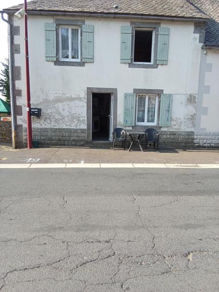 A la foto es mostra l'objecte Hemery situat a la ciutat de Picherande.