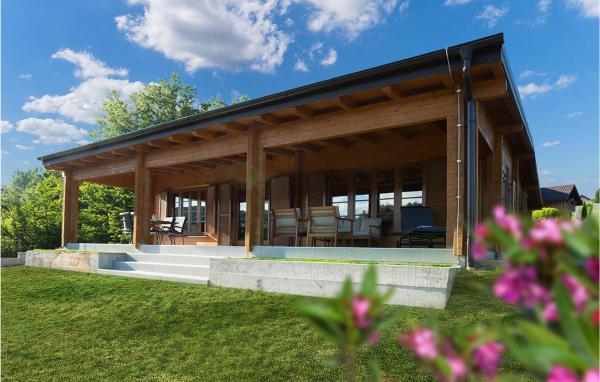 A la foto es mostra l'objecte Beautiful Home In Donje Taboriste situat a la ciutat de Latin.