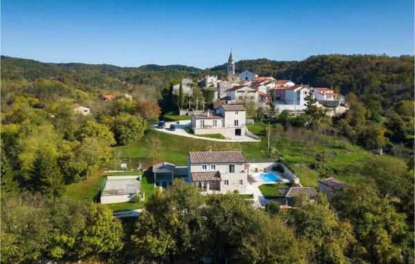 A la foto es mostra l'objecte Villa Vermo situat a la ciutat de Beram.