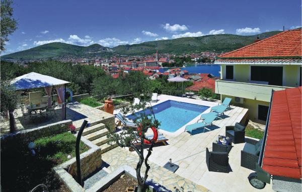 Na fotografii je vidět objekt Apartment Trogir With Sea View 05 nacházející se ve městě Trogir.