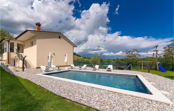 A la foto es mostra l'objecte Villa Butoniga Nature situat a la ciutat de Grimalda.