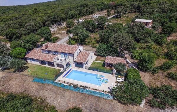 Na foto é possível ver o objeto Villa Tanais localizado na cidade de Viskovići.