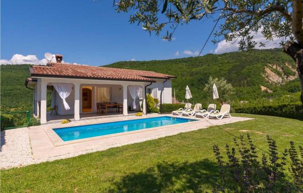 A la foto es mostra l'objecte Casa Veranda situat a la ciutat de Zamask.