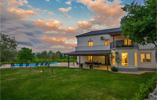Stunning Home In Zmijavci - Makarska Riviera