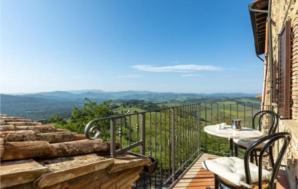På billedet ses objektet Stunning Home In Mazzolla With Wifi beliggende i byen Mazzolla.