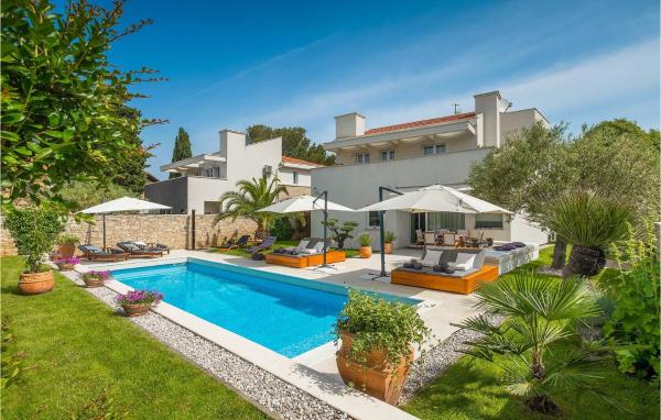 A la foto es mostra l'objecte Villa White situat a la ciutat de Rovinj.