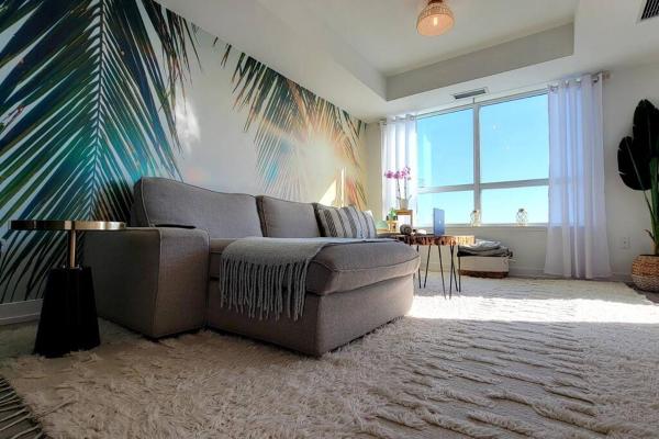 Na foto é possível ver o objeto Lakeview Escape Endy KING BED localizado na cidade de Pickering.